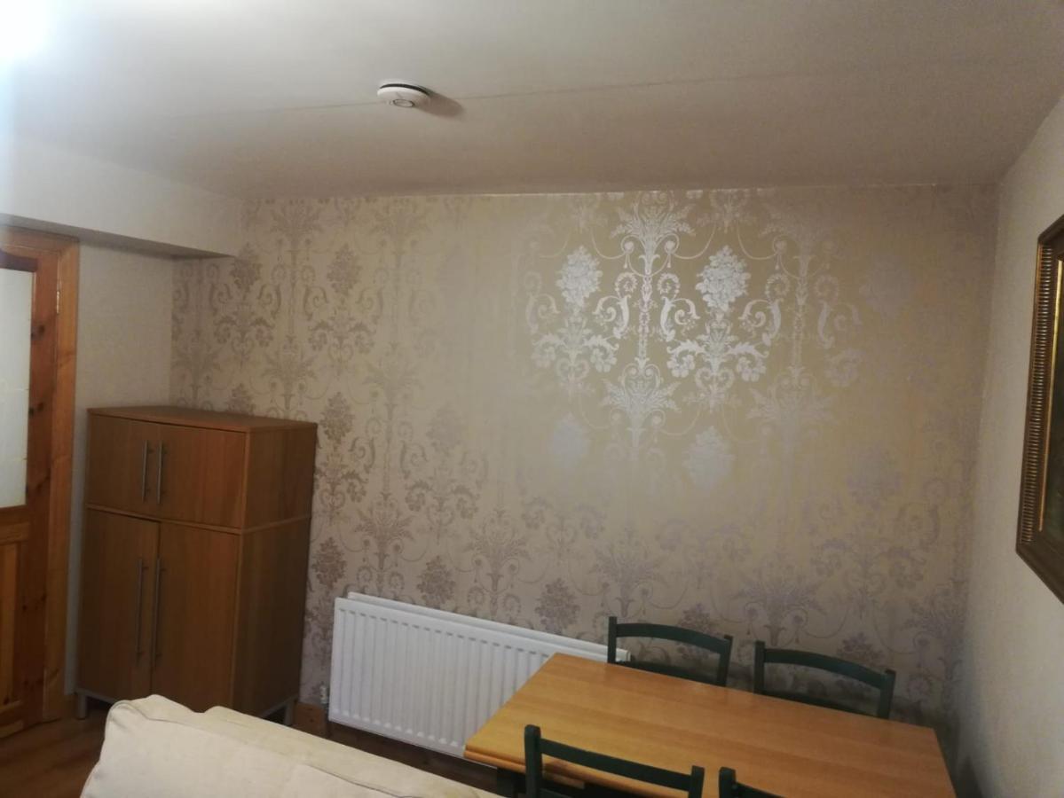 Cosy Apartment Holywood  Kültér fotó